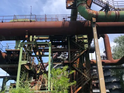 Het Agnieten College verkent verlaten staalreuzen in Duisburg