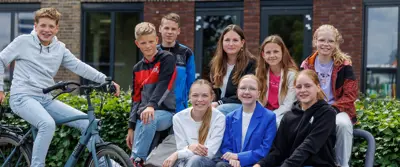 Acz Leerlingen Bankje Buiten Breed